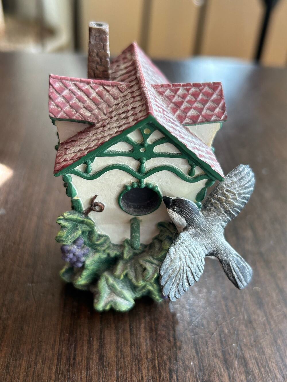 Vintage Vineyard Villa figurine 1997 Birdhouses in Bloom Hamilton Collection